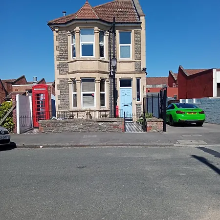 Ferienhaus Quirky Large Victorian House With Private Parking *