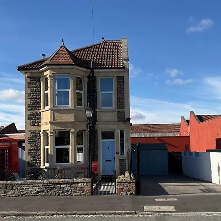 Сasa de vacaciones Quirky Large Victorian House With Private Parking *